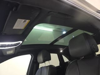 Used 2024 Porsche Macan AWD/4WD image 4