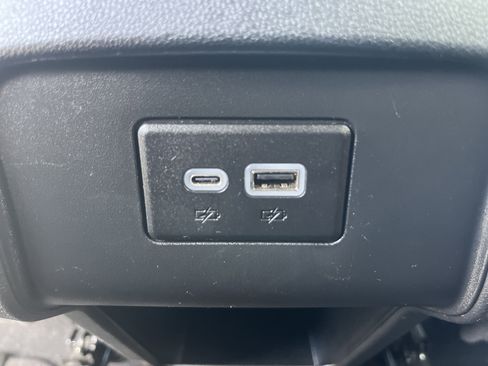 Used 2023 Chevrolet Blazer LT image 13