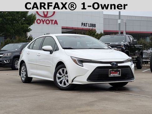 Used 2024 Toyota Corolla LE FWD image 2