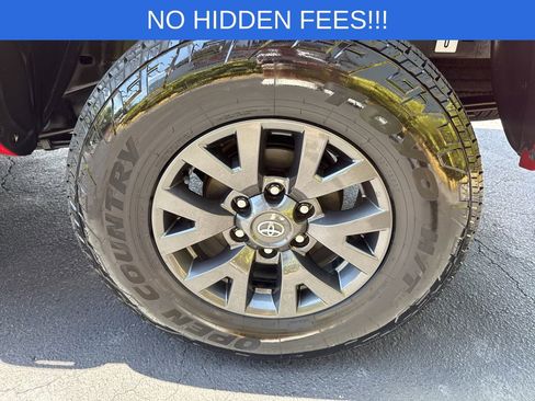 Used 2021 Toyota Tacoma SR5 RWD image 11