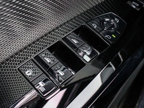 Used 2025 BMW 740i xDrive image 10