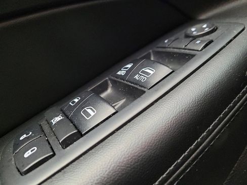 Used 2017 Jeep Grand Cherokee Altitude RWD image 27
