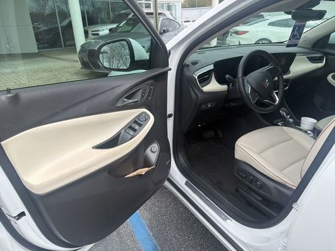 Used 2024 Buick Encore GX Avenir w/ Avenir Technology Package image 9