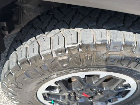 Used 2025 Toyota 4Runner TRD Off-Road Premium AWD/4WD image 42
