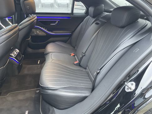 Certified 2022 Mercedes-Benz S 500 4MATIC w/ AMG Line Package image 38