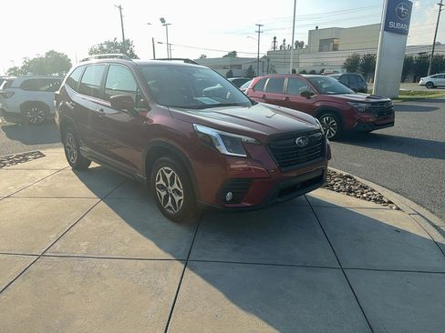 Certified 2023 Subaru Forester Premium AWD/4WD image 3
