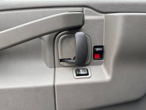 Used 2020 Chevrolet Express 3500 LS RWD image 11