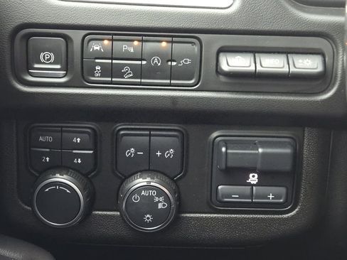 Used 2021 Chevrolet Tahoe High Country w/ Premium Package AWD/4WD image 24