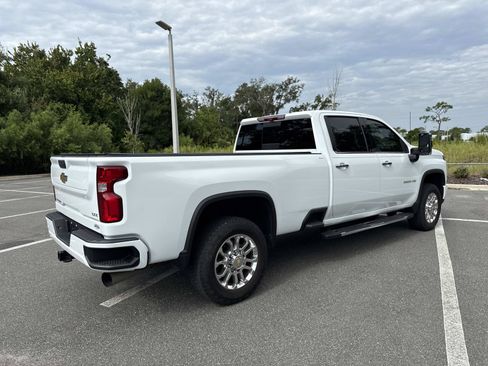 Used 2024 Chevrolet Silverado 2500 LTZ w/ LTZ Plus Package AWD/4WD image 4