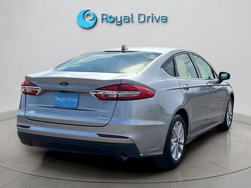 Used 2020 Ford Fusion SE FWD image 6