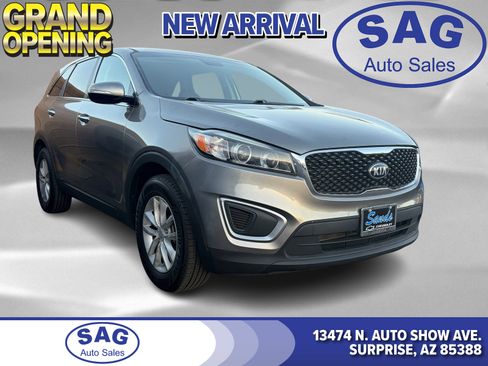 Used 2017 Kia Sorento L image 1