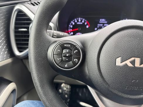 Used 2022 Kia Soul LX FWD image 18