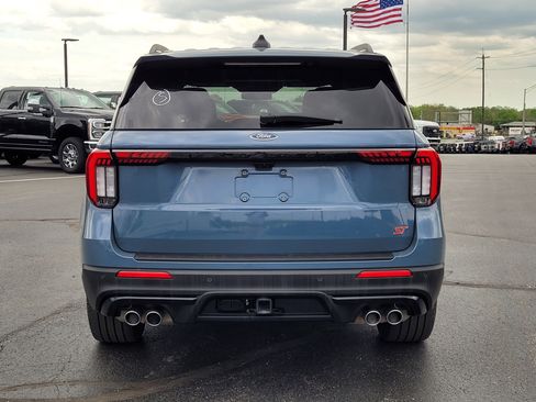 Used 2025 Ford Explorer ST image 5