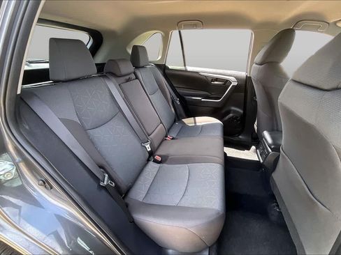 Used 2025 Toyota RAV4 XLE FWD image 18