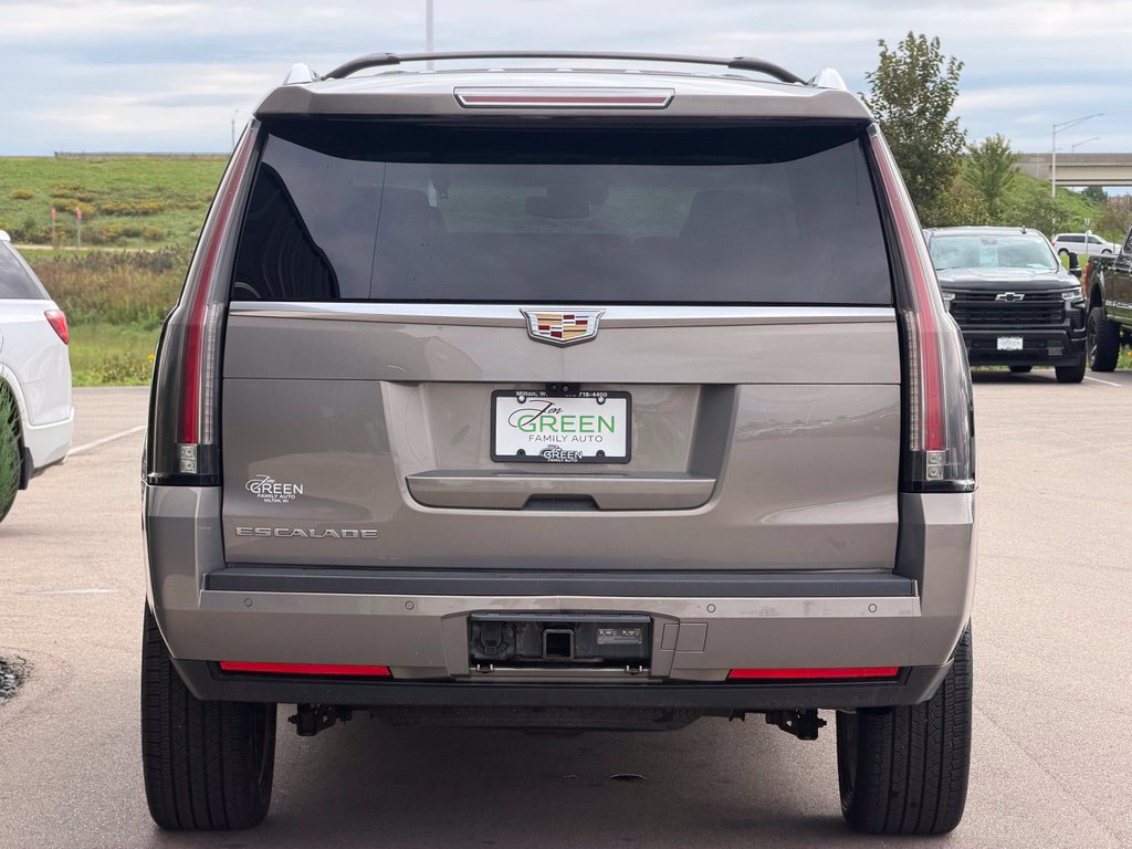 Used 2017 Cadillac Escalade Premium Luxury AWD/4WD image 8