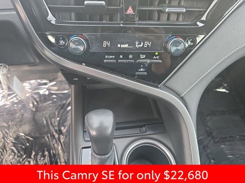 Used 2023 Toyota Camry SE image 29