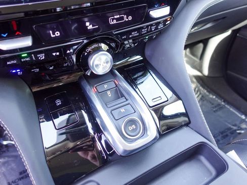 Certified 2025 Acura MDX SH-AWD w/ Advance Package image 18