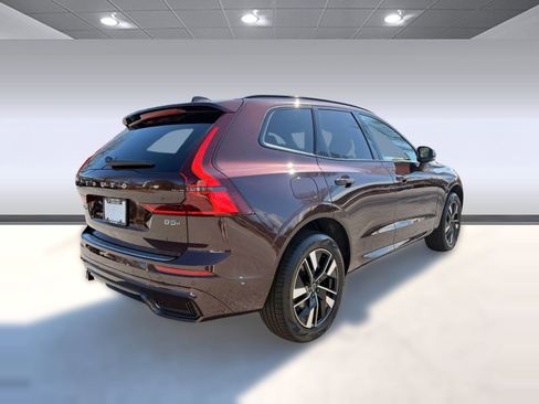 New 2026 Volvo XC60 B5 Plus w/ Climate Package image 9
