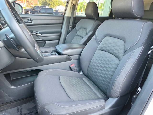 Used 2023 Nissan Pathfinder SV AWD/4WD image 14