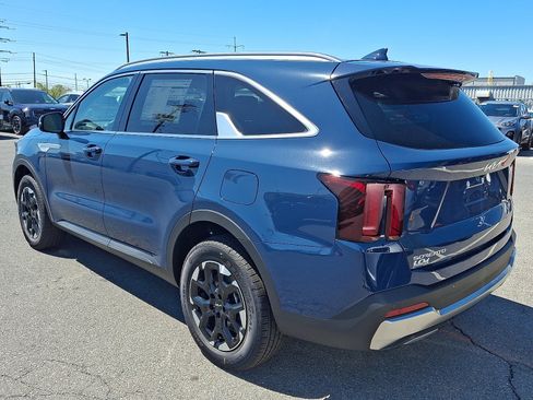 New 2026 Kia Sorento S w/ S Panoramic Sunroof Package AWD/4WD image 4