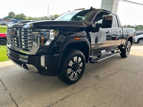 Used 2026 GMC Sierra 2500 Denali w/ Denali Reserve Package AWD/4WD image 4