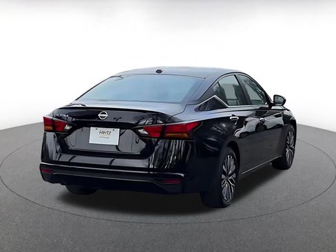 Used 2025 Nissan Altima 2.5 SV image 11