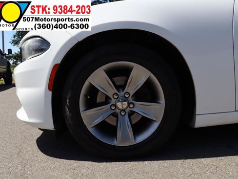 Used 2016 Dodge Charger SXT RWD image 26