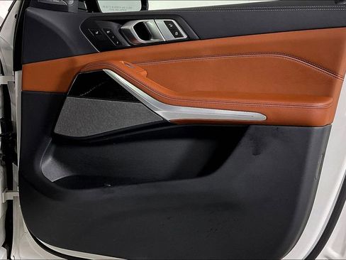 Used 2025 BMW X7 xDrive40i w/ Executive Package image 23