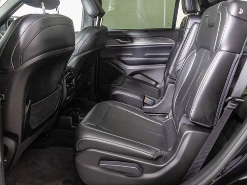 Used 2024 Jeep Grand Cherokee L Limited w/ Luxury Tech Group II AWD/4WD image 43