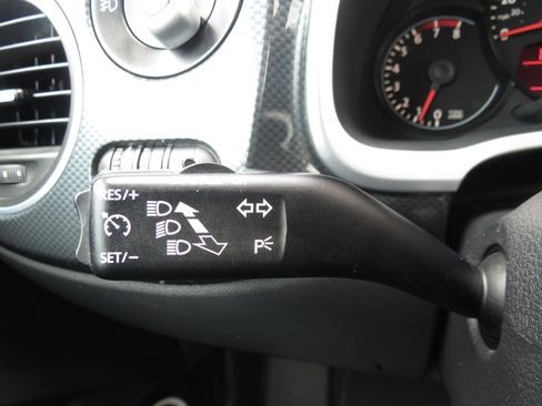 Used 2012 Volkswagen Beetle Turbo FWD image 14