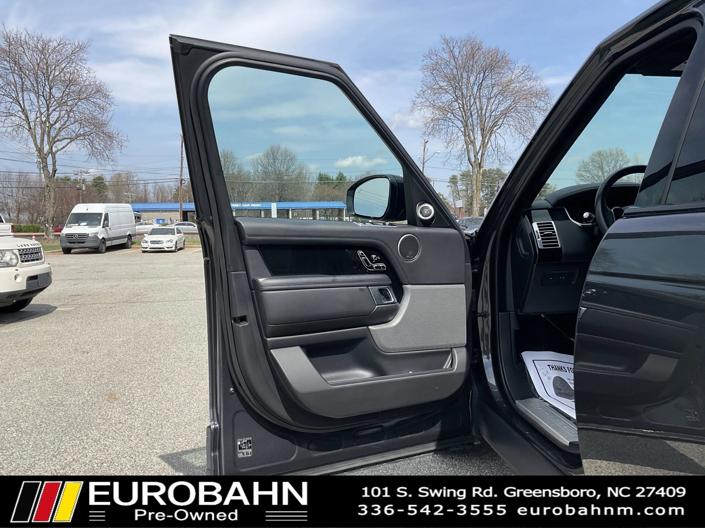 Used 2020 Land Rover Range Rover HSE AWD/4WD image 9