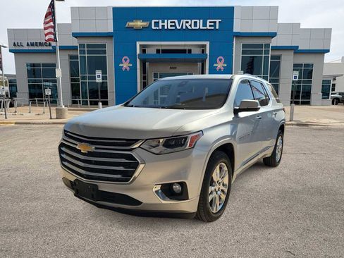 Used 2021 Chevrolet Traverse High Country FWD image 1