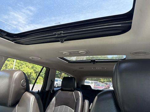 Used 2017 Buick Enclave Premium AWD/4WD image 26