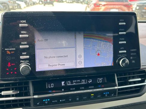 Used 2023 Toyota Sienna Platinum FWD image 39