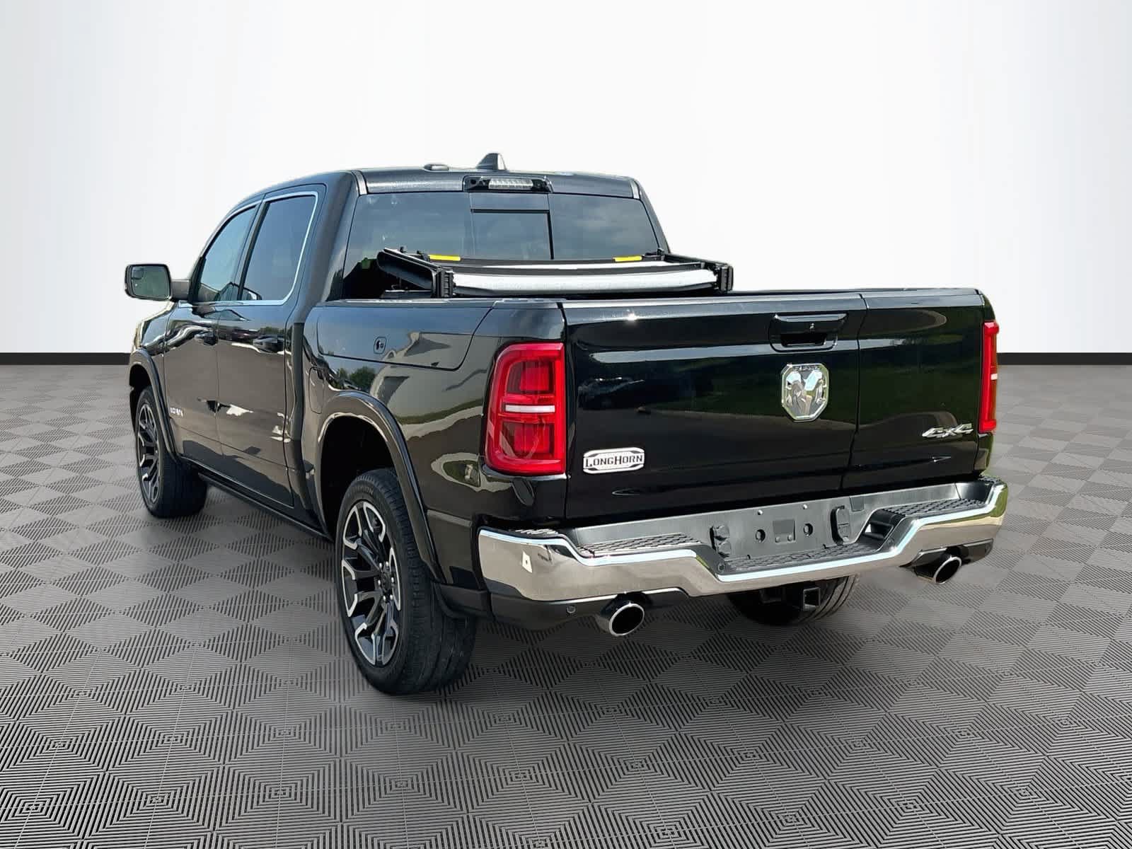 Used 2025 RAM 1500 Limited AWD/4WD image 7
