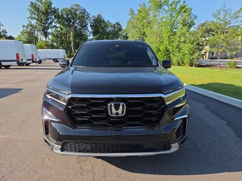 Used 2025 Honda Pilot Elite image 7