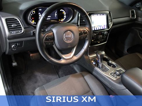 Used 2019 Jeep Grand Cherokee Laredo image 17