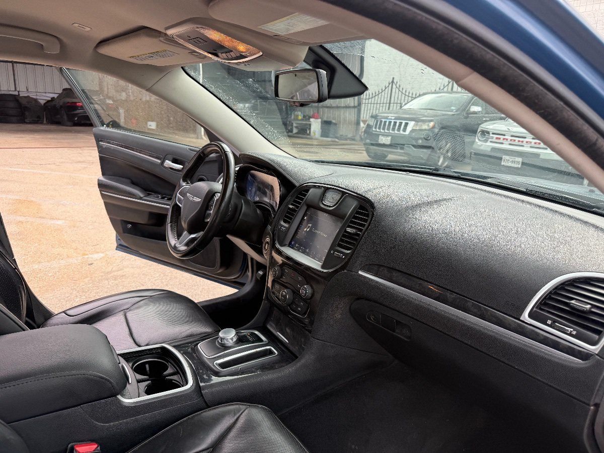 Used 2021 Chrysler 300 Touring L AWD/4WD image 14