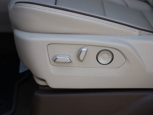 New 2026 GMC Yukon Denali w/ Denali Reserve Package image 16