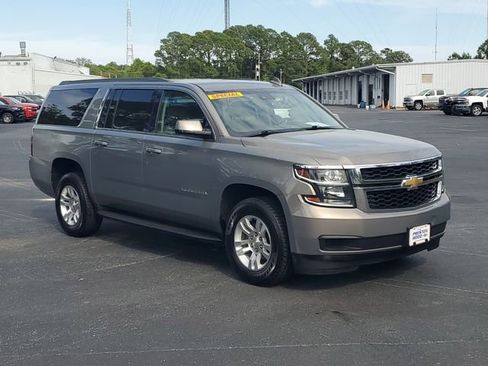 Used 2019 Chevrolet Suburban LT RWD image 33