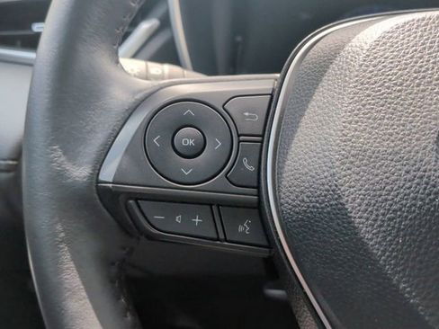 Used 2024 Toyota Corolla Cross XLE FWD image 19