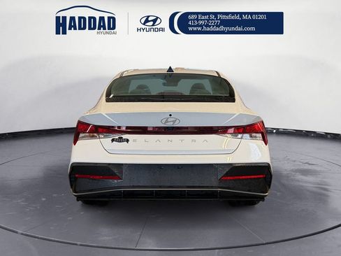 Certified 2024 Hyundai Elantra SEL FWD image 4