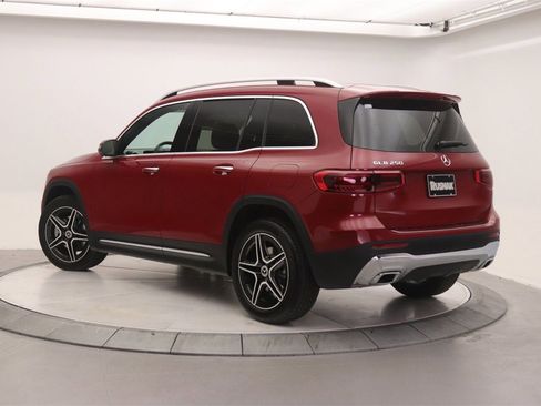 New 2026 Mercedes-Benz GLB 250 image 2