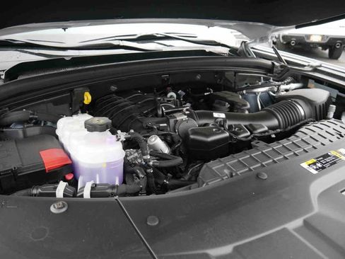 New 2025 Jeep Grand Cherokee Altitude image 11