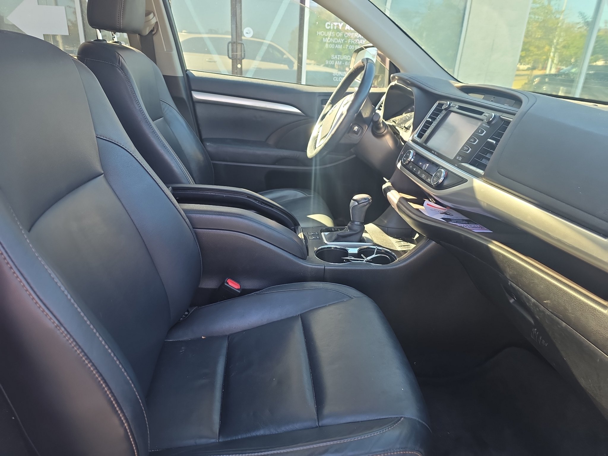 Used 2015 Toyota Highlander XLE FWD image 9