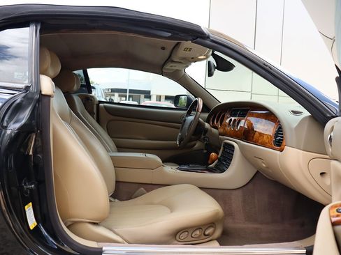 Used 2002 Jaguar XK8 Convertible image 27