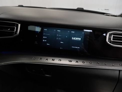 Used 2022 Jeep Grand Wagoneer Series II AWD/4WD image 52
