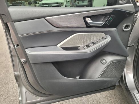 Used 2023 Acura MDX SH-AWD w/ Advance Package image 12