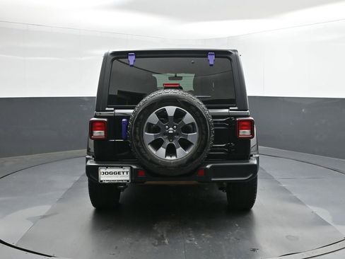 Used 2022 Jeep Wrangler Unlimited Sahara w/ Cold Weather Group AWD/4WD image 5