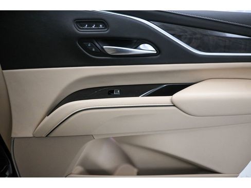 Used 2023 Cadillac Escalade Premium Luxury w/ Performance Package image 17